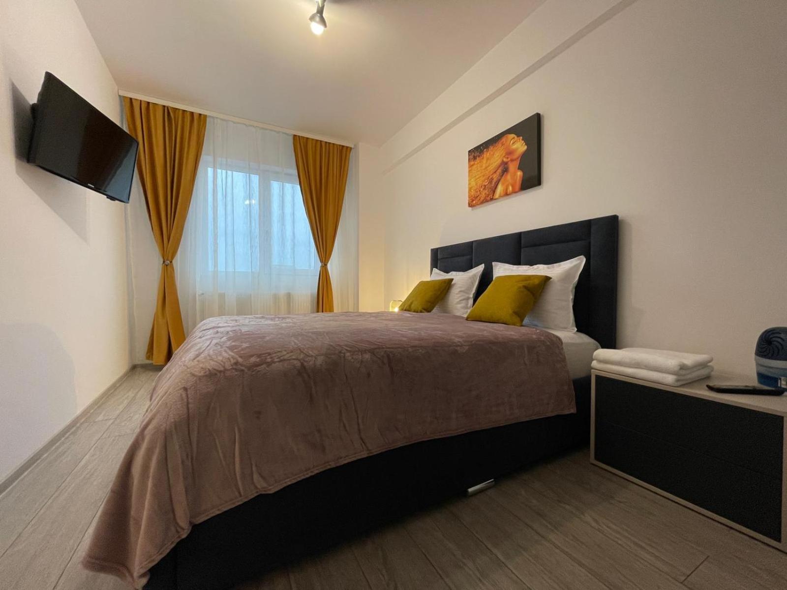 Palas Retreat - Q Residence Яш Екстериор снимка
