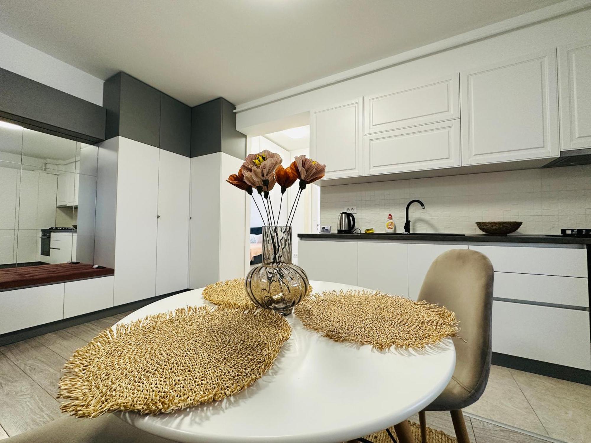 Palas Retreat - Q Residence Яш Екстериор снимка