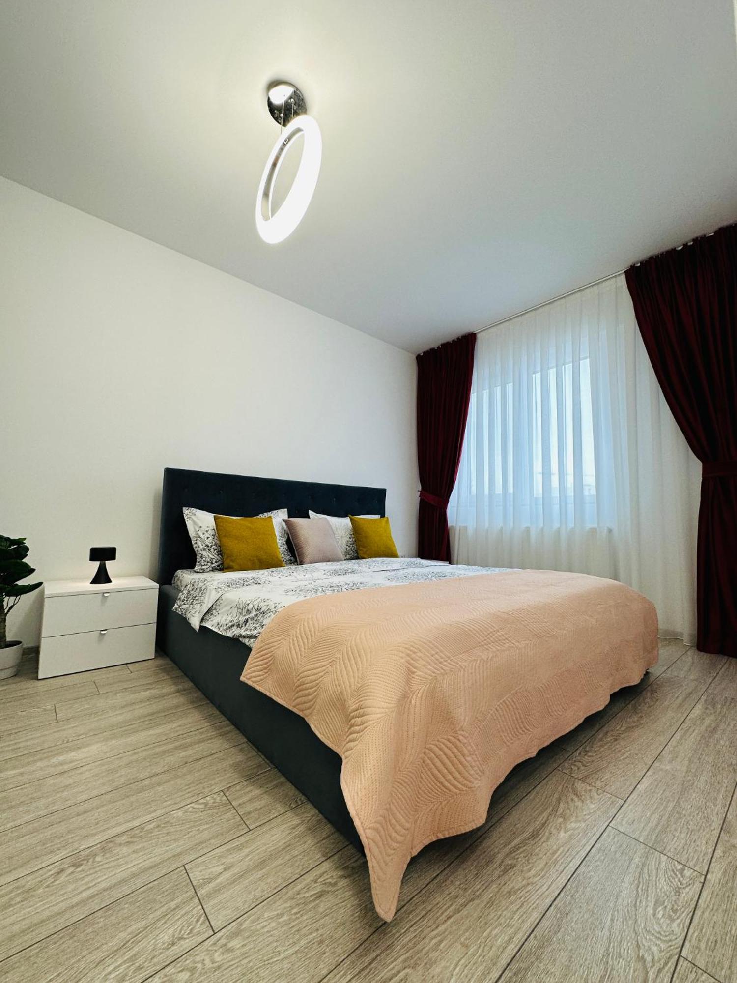 Palas Retreat - Q Residence Яш Екстериор снимка