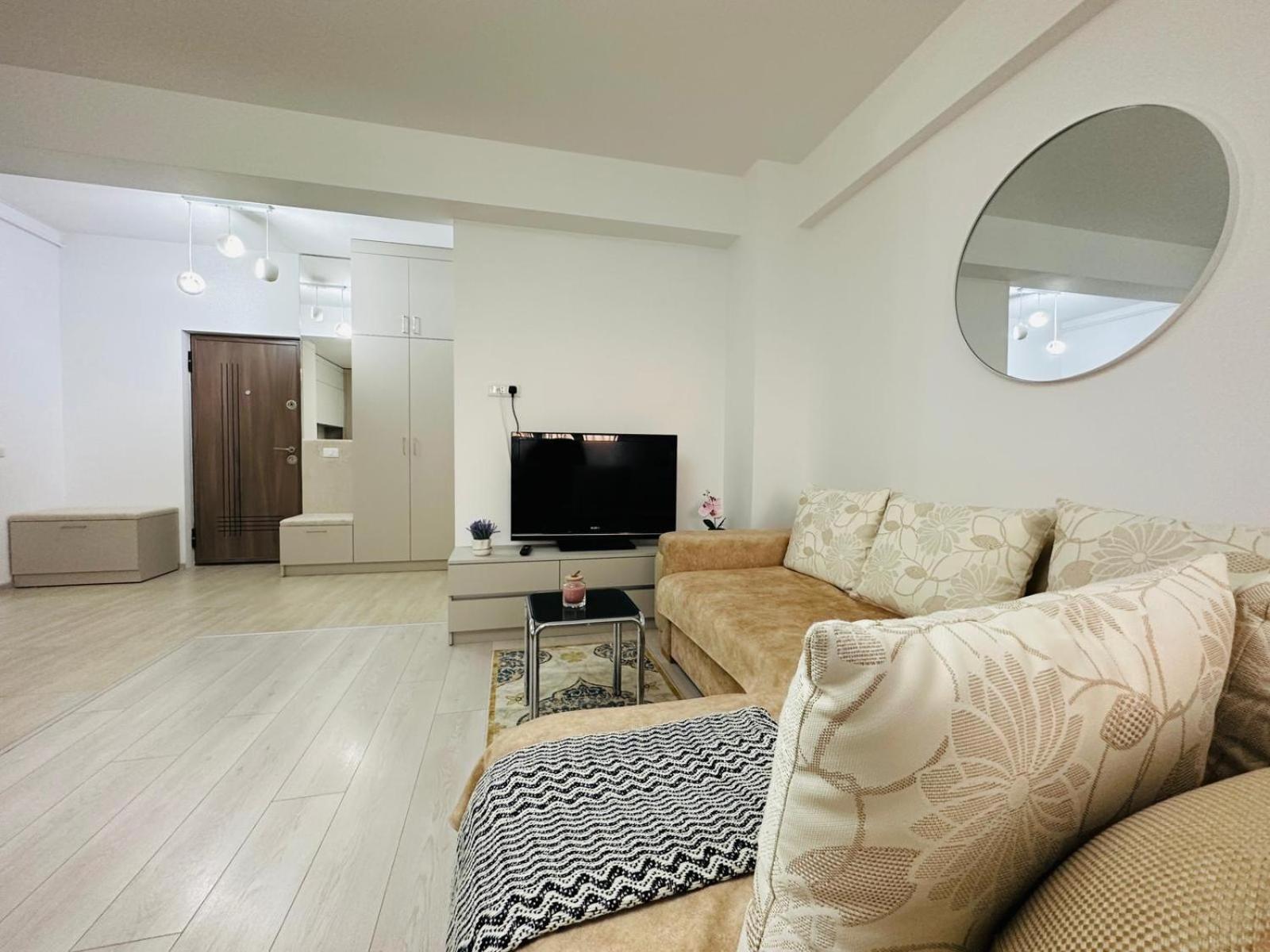 Palas Retreat - Q Residence Яш Екстериор снимка
